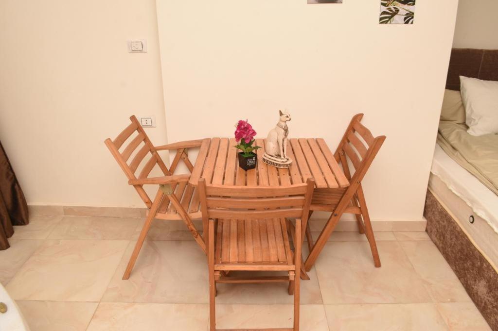 Luxury Panoramic Pyramids & Jacuzzi Cairo