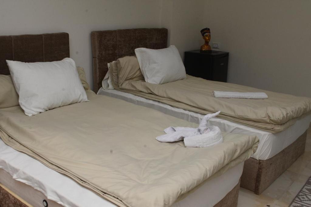 Hotel Luxury Panoramic Pyramids & Jacuzzi 3*