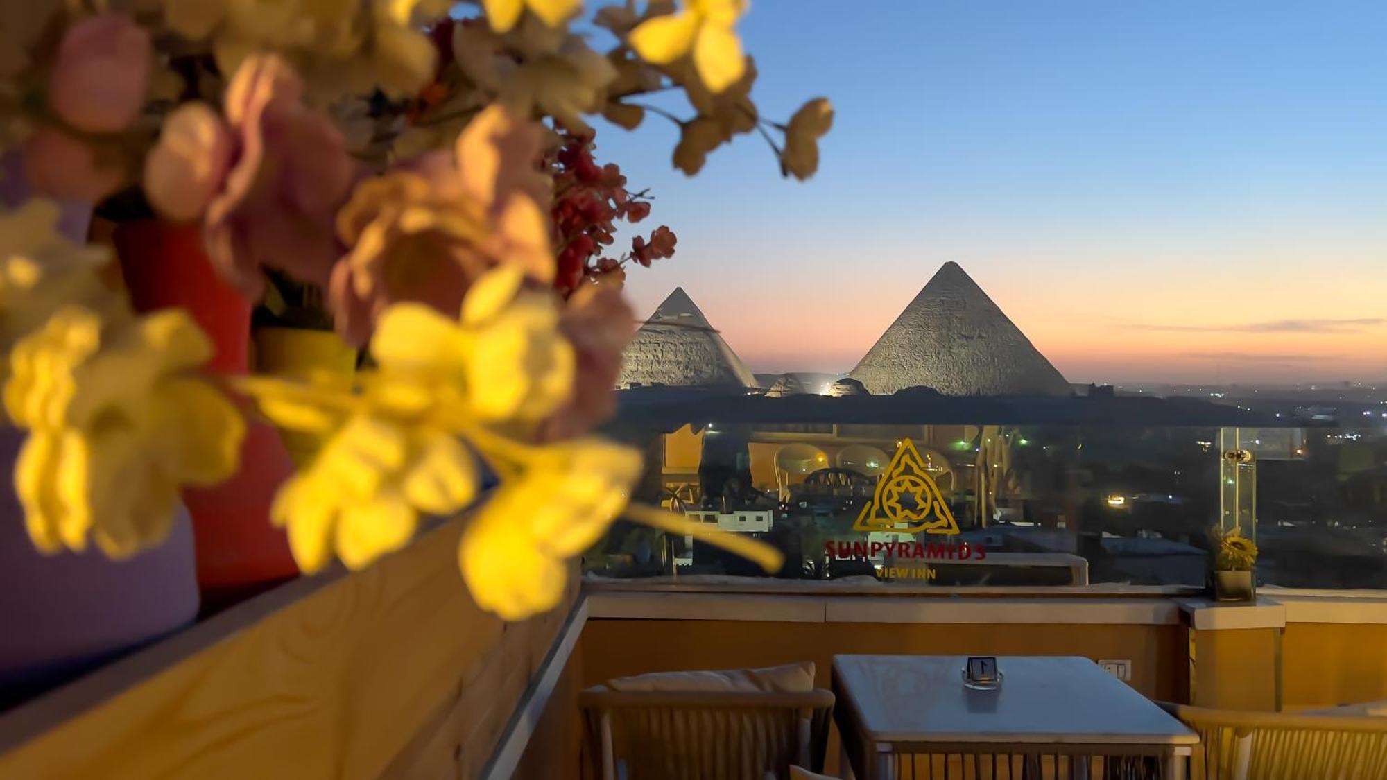 Luxury Panoramic Pyramids & Jacuzzi 3* Cairo