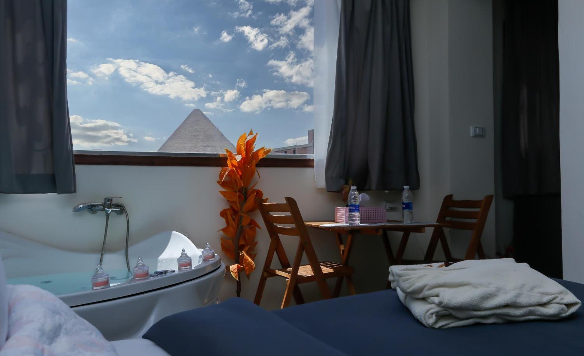 Luxury Panoramic Pyramids & Jacuzzi Cairo
