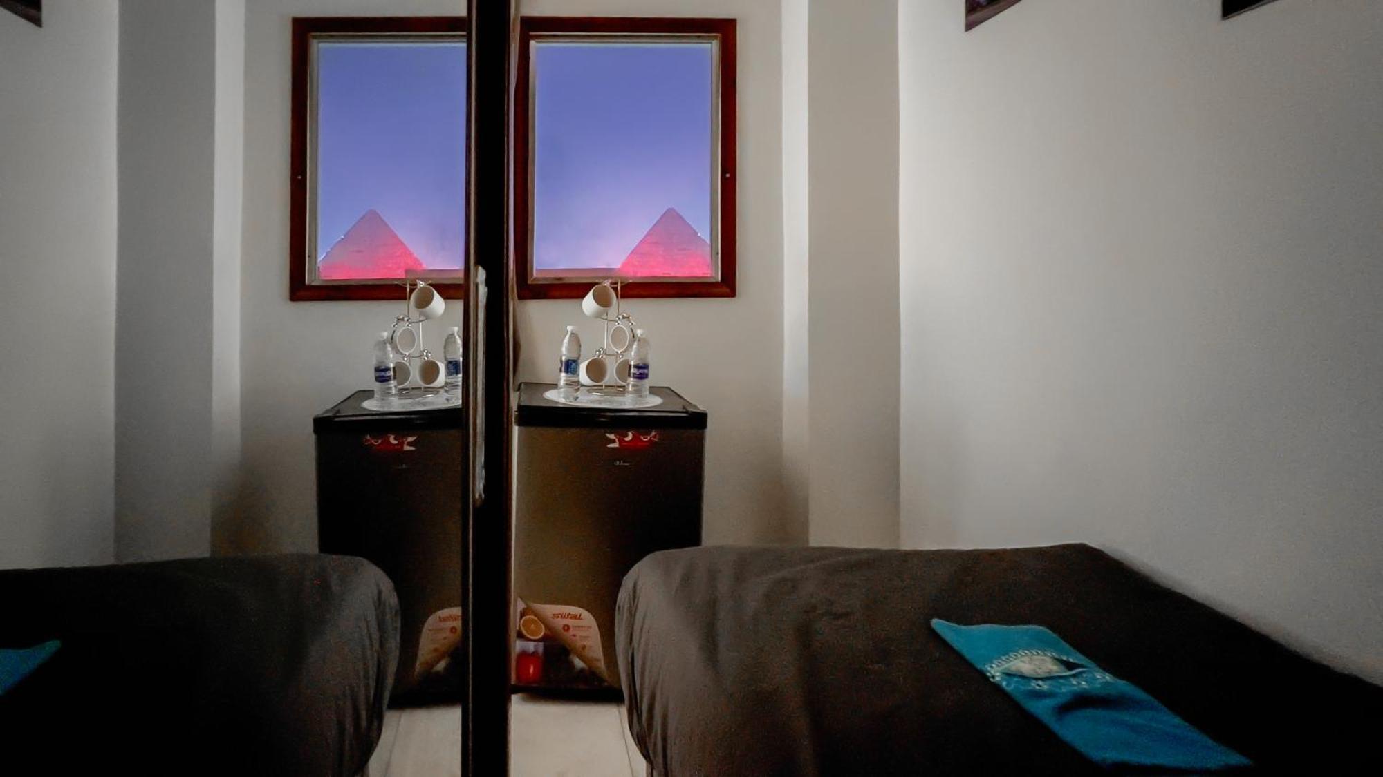 Luxury Panoramic Pyramids & Jacuzzi 3*